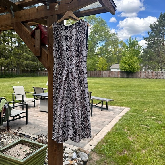 Nicole Miller Animal Print V-Neck Romper/Jumpsuit Women’s 10 - Picture 8 of 14